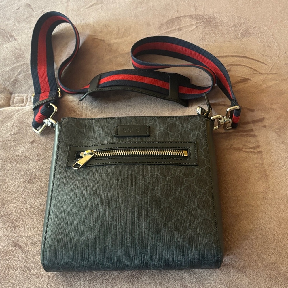 Gucci Black GG Monogram Crossbody with Red and Navy Web Strap - Picture 4 of 7